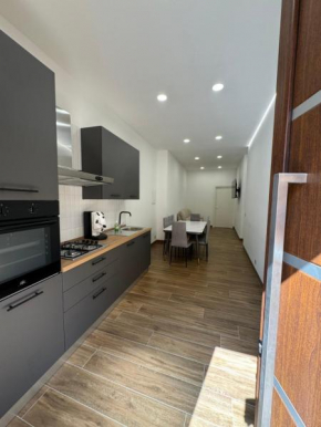 Casa Bedda - INTERA CASA CON 3 CAMERE CON BAGNO PRIVATO, ARIA CONDIZIONATA E NO ZTL/ENTIRE APARTMENT WITH 3 BEDROOMS WITH PRIVATE BATHROOM, AIRCON AND NO LTZ Castellammare Del Golfo
